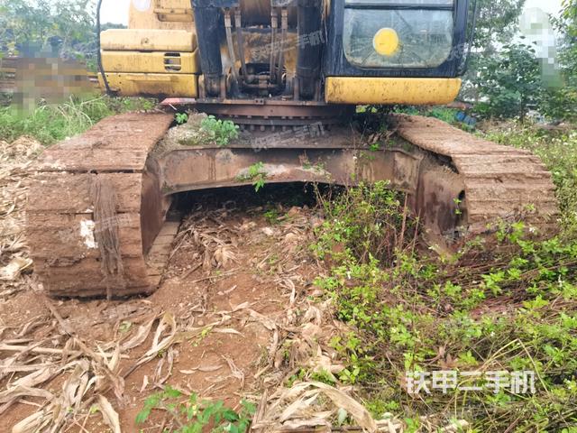 转盘和下车架正前（工作和回转装置）