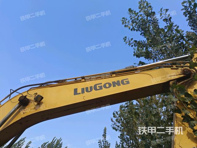 大臂背部俯视（工作和回转装置）