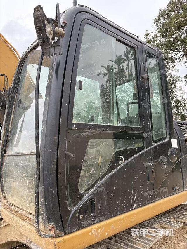 駕駛室正側(cè)（駕駛室部分）