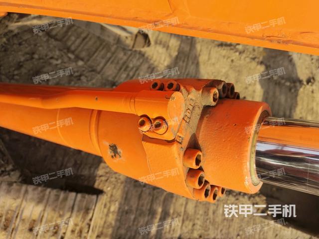 大臂油缸整體?豎拍（工作和回轉(zhuǎn)裝置）