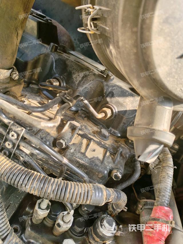 回转马达和主控阀（整机外观）