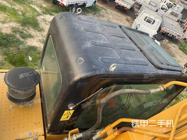 驾驶室顶部（整机外观）