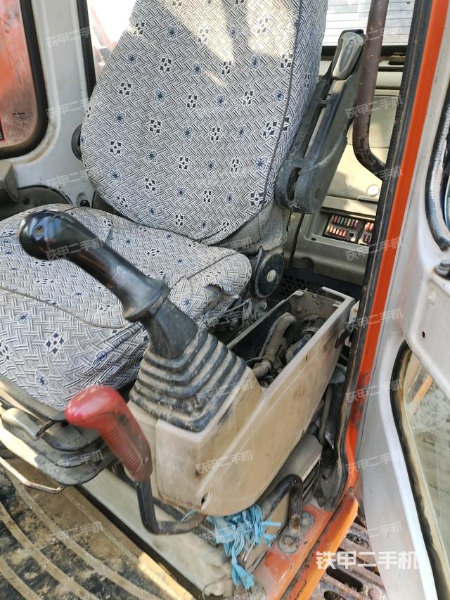 座椅左側(cè)控制臺(tái)/音響/含左手柄（駕駛室部分）