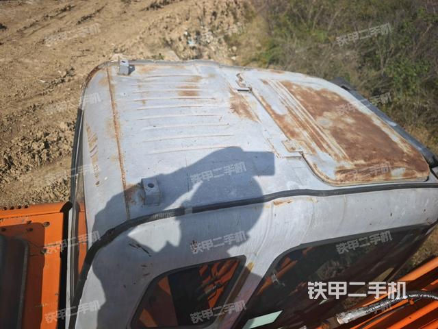 驾驶室顶部（整机外观）