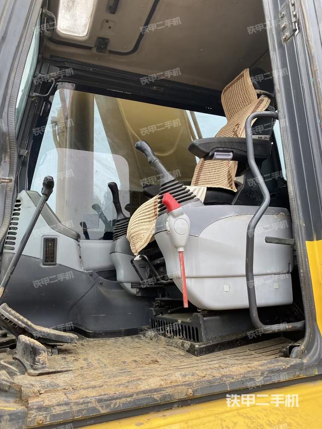 駕駛室整體（整機(jī)外觀）