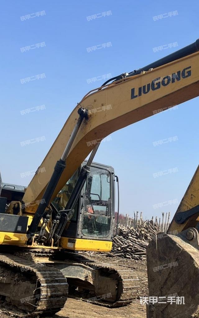 大臂整体 右侧（工作和回转装置）