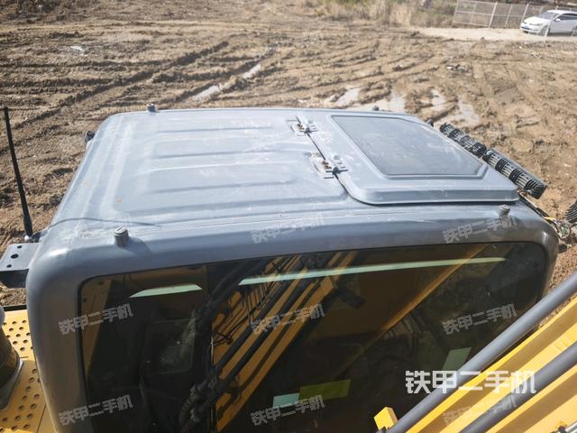 驾驶室顶部（整机外观）