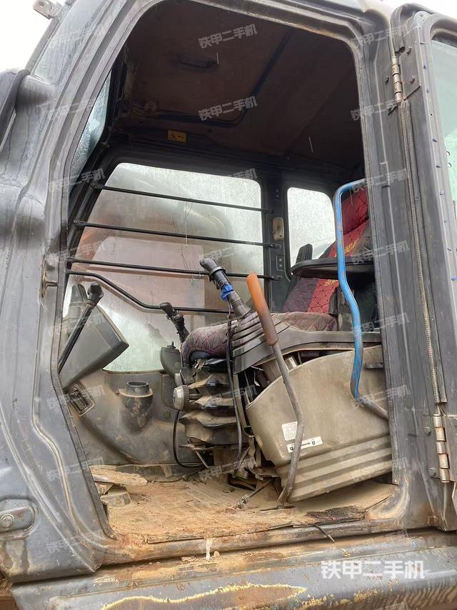 驾驶室整体（整机外观）