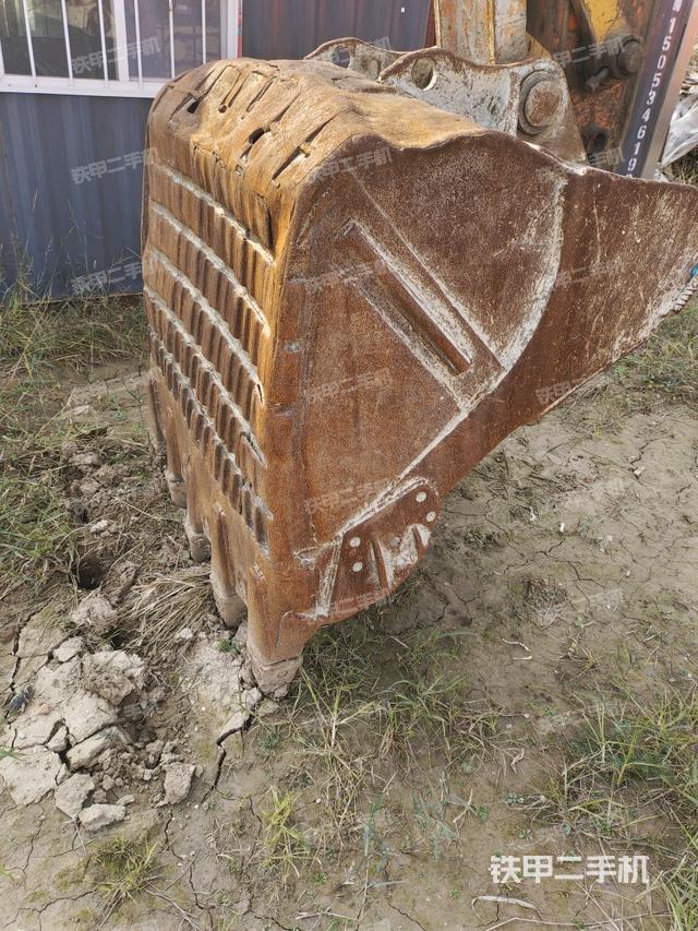 鏟斗右后整體（工作和回轉(zhuǎn)裝置）