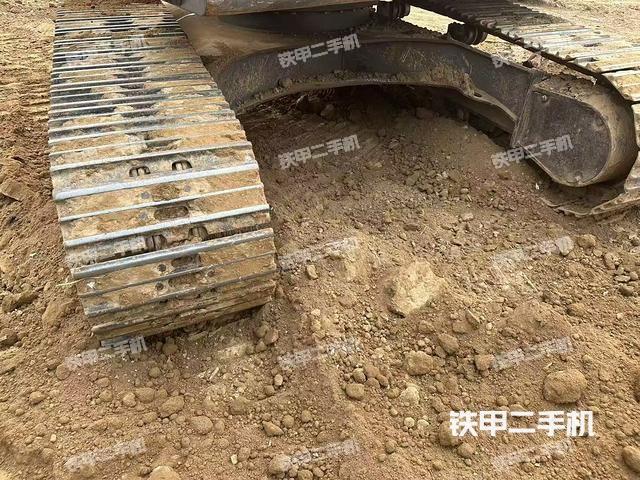 單側(cè)履帶整體（整機(jī)外觀）