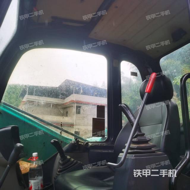 驾驶室整体（整机外观）