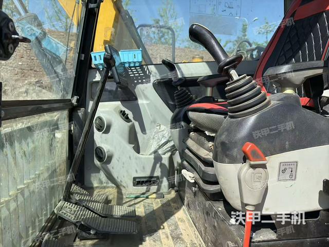 驾驶室整体（整机外观）