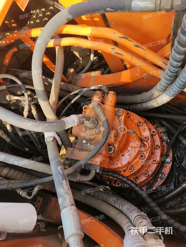 回轉(zhuǎn)馬達(dá)（上車部件）