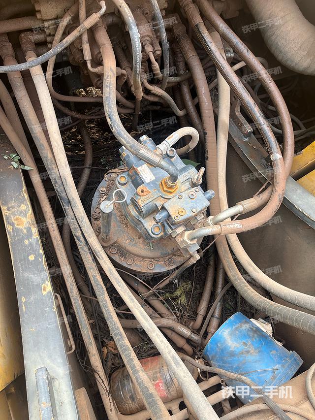 回轉(zhuǎn)馬達(dá)和主控閥（整機外觀）