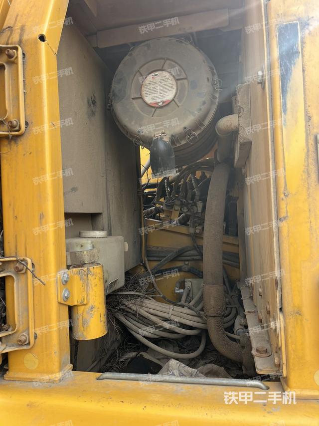 液壓泵斜45?左（大件艙室）