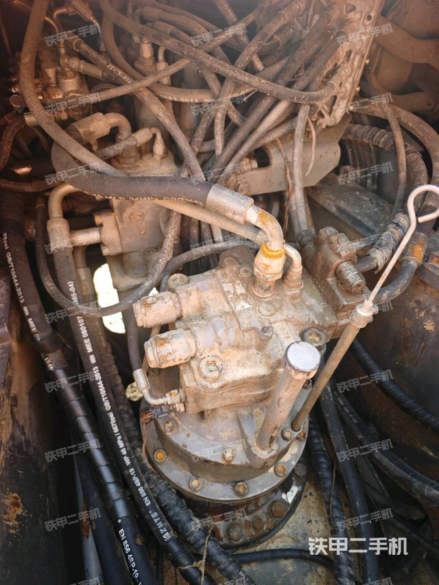 回轉(zhuǎn)馬達和主控閥（整機外觀）