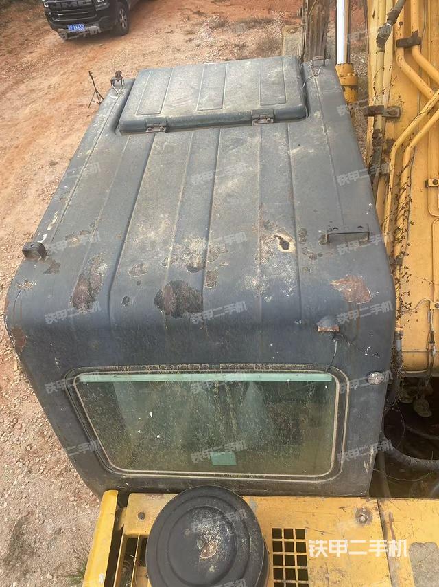 驾驶室顶部（整机外观）