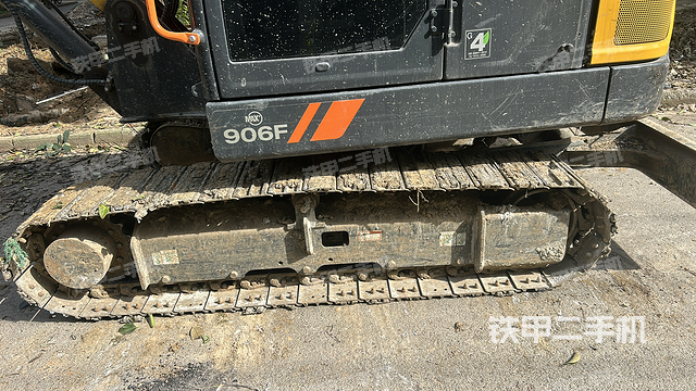 单侧履带整体（整机外观）