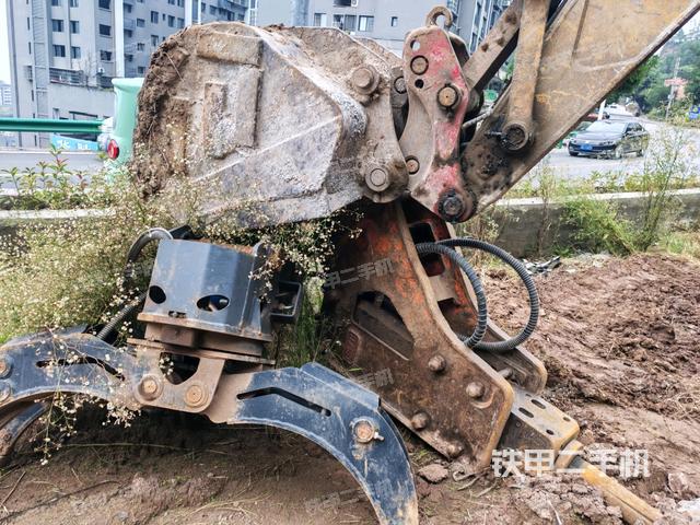 铲斗右后整体（工作和回转装置）