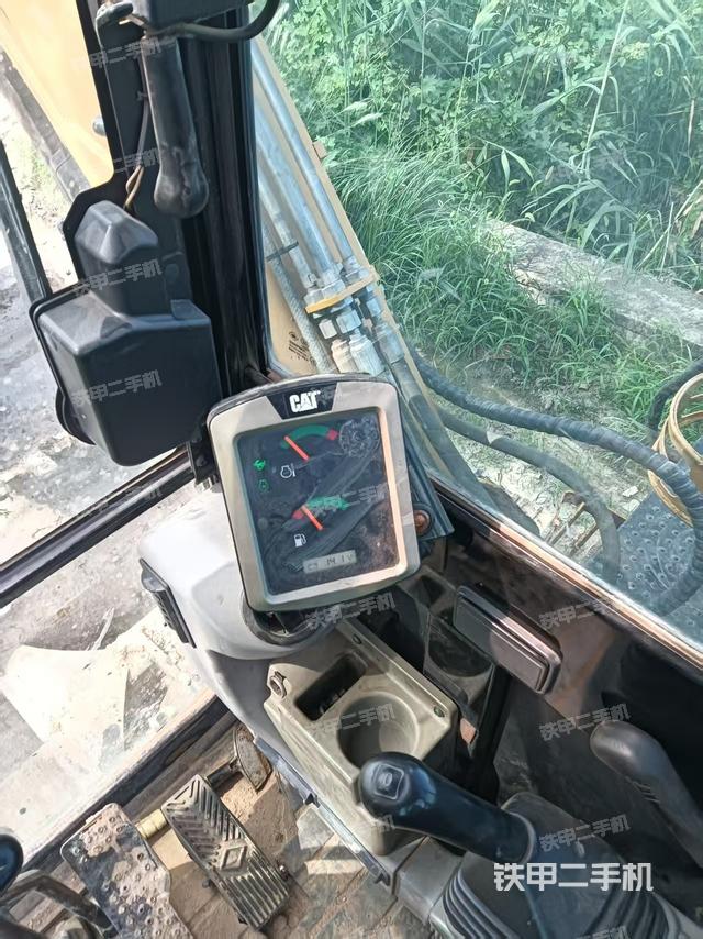 驾驶室整体（整机外观）