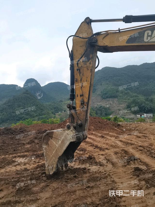 小臂整体左后（工作和回转装置）