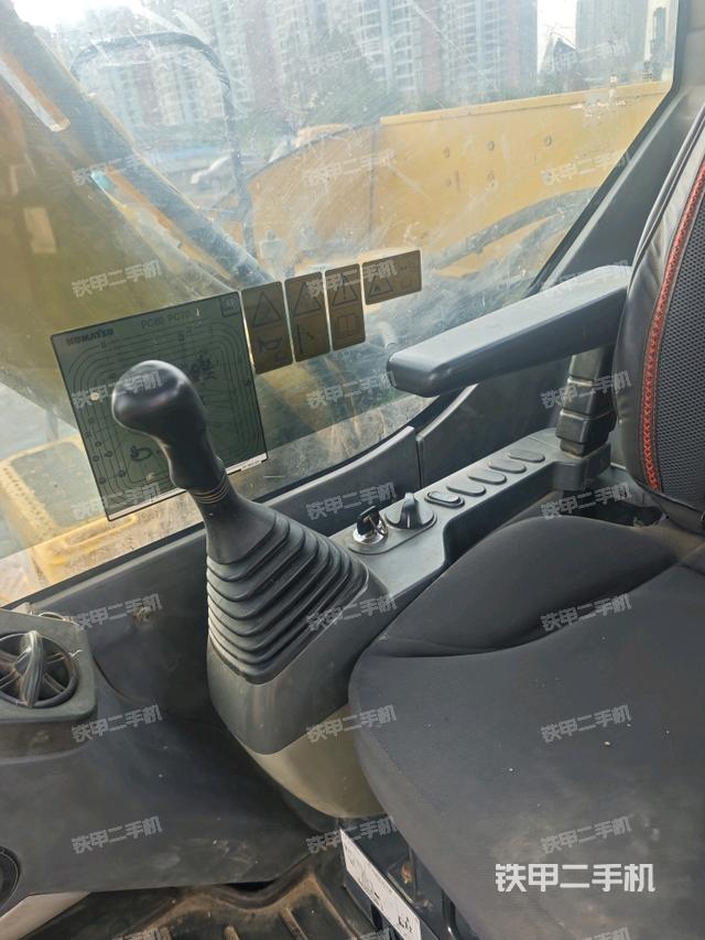 座椅右側(cè)控制臺/鑰匙門/油門/含右手柄（駕駛室部分）