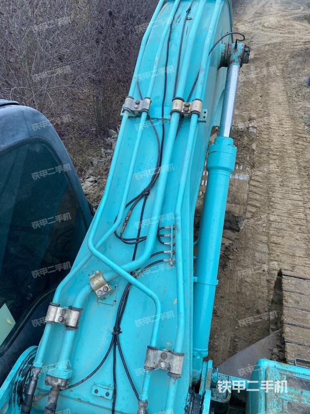 駕駛室頂部（整機(jī)外觀）