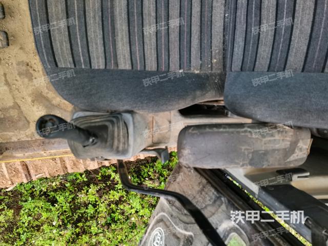 座椅左侧控制台/音响/含左手柄（驾驶室部分）