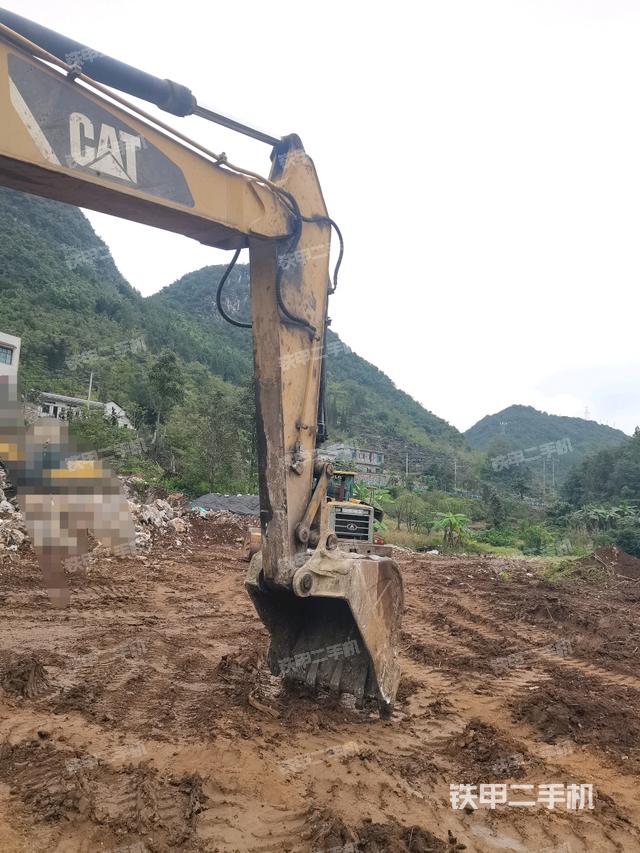 小臂整体右前（工作和回转装置）