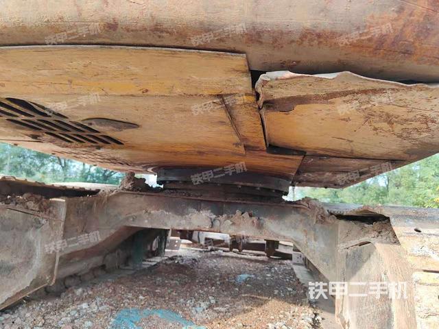 回转马达和主控阀（整机外观）