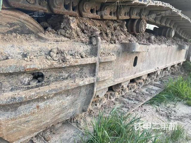 单侧履带整体（整机外观）