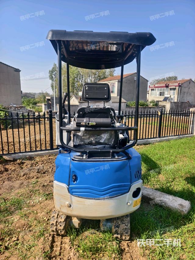 驾驶室顶部（整机外观）