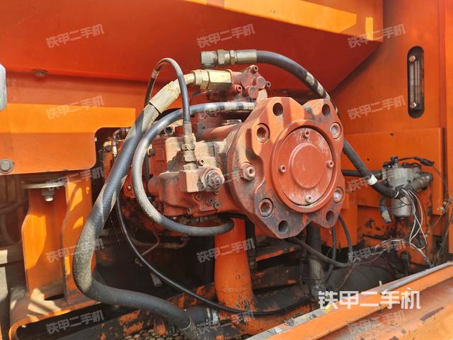 液壓泵斜45?左（大件艙室）