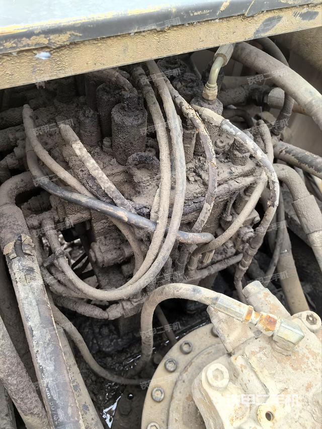 駕駛室整體（整機(jī)外觀）