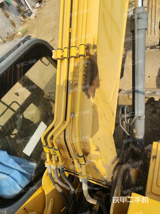 大臂背部俯視（工作和回轉(zhuǎn)裝置）