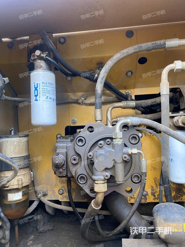 液壓泵艙室正面整體（整機(jī)外觀）