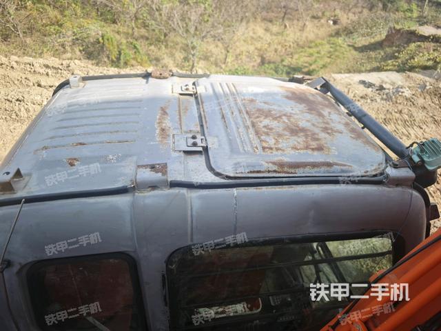 驾驶室顶部（整机外观）