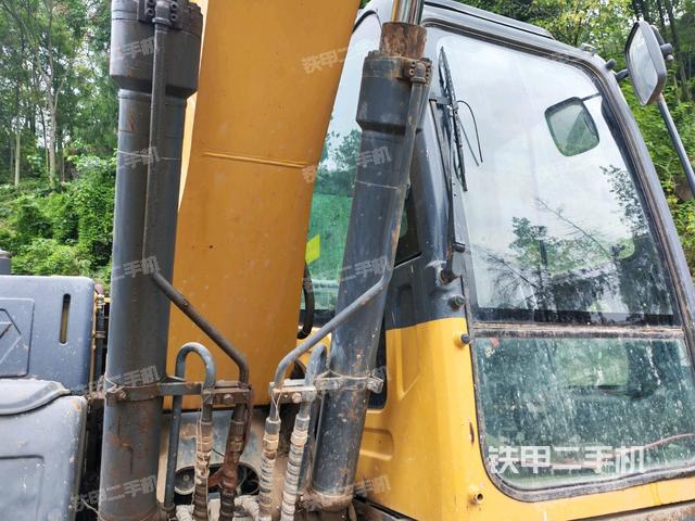 小臂整体右前（工作和回转装置）