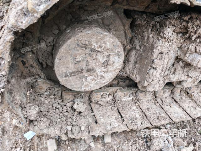 右驱动轮（行走机构）