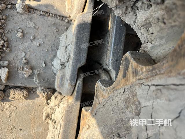 左導(dǎo)向輪（行走機(jī)構(gòu)）