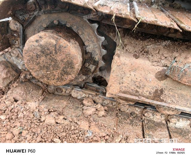 單側(cè)履帶整體（整機(jī)外觀）