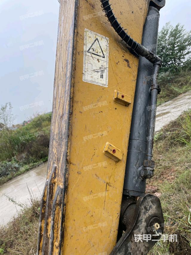 铲斗右后整体（工作和回转装置）