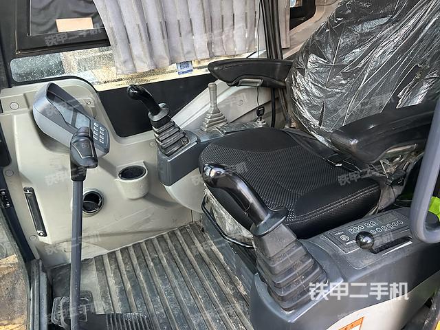 驾驶室整体（整机外观）