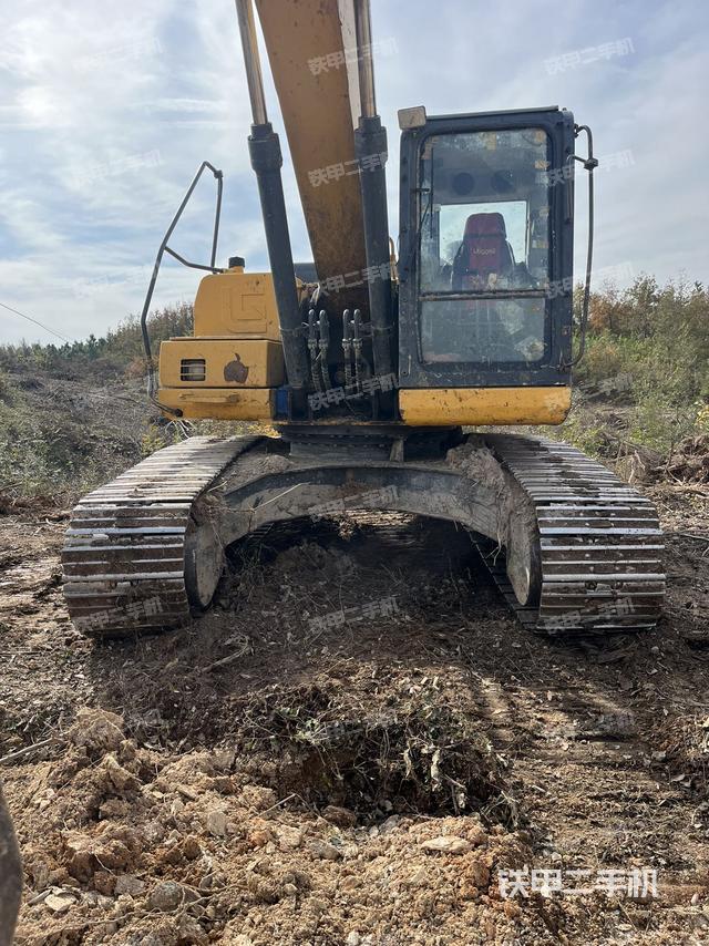 大臂油缸整體?豎拍（工作和回轉(zhuǎn)裝置）