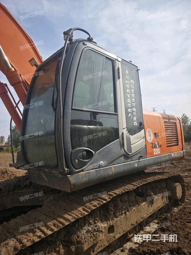 駕駛室整體（整機外觀）