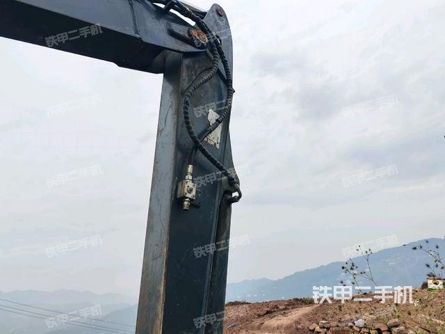 大臂背部俯視（工作和回轉(zhuǎn)裝置）