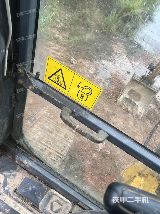 座椅右侧控制台/钥匙门/油门/含右手柄（驾驶室部分）