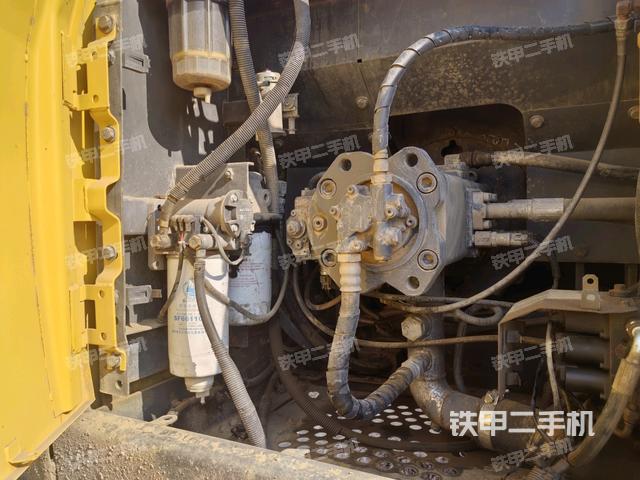 液壓泵艙室正面整體（整機(jī)外觀）