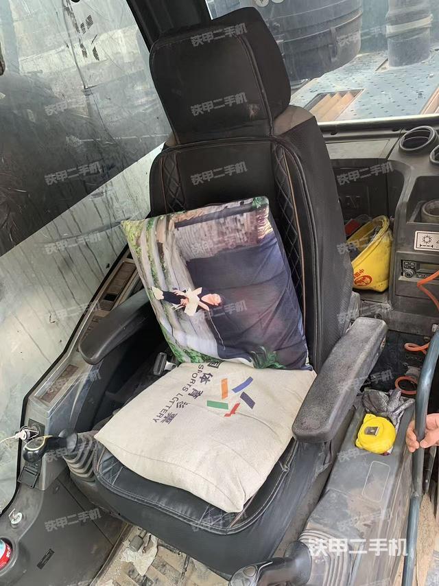 驾驶室整体（整机外观）