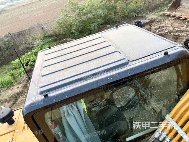 驾驶室顶部（整机外观）